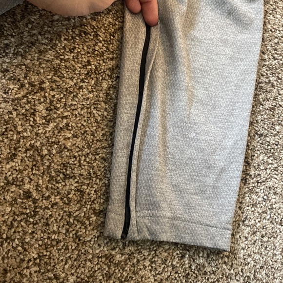 Adidas Tapered fit Athletic Sweatpants Joggers - Picture 6 of 7